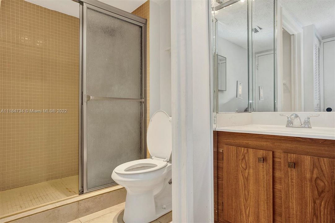 最近售出: $389,000 (2 贝兹, 2 浴室, 1011 平方英尺)