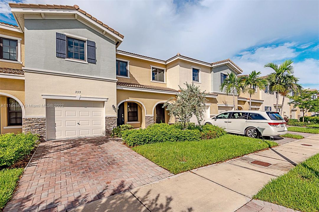 Recently Sold: $525,000 (3 beds, 2 baths, 1671 Square Feet)