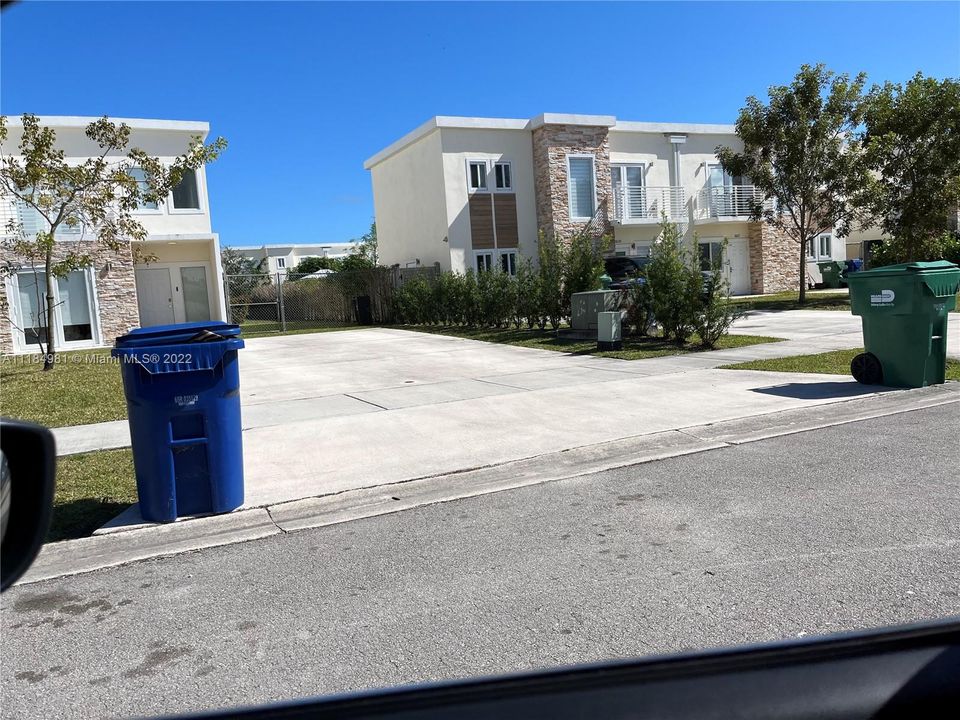 Driveway parking space in front the property