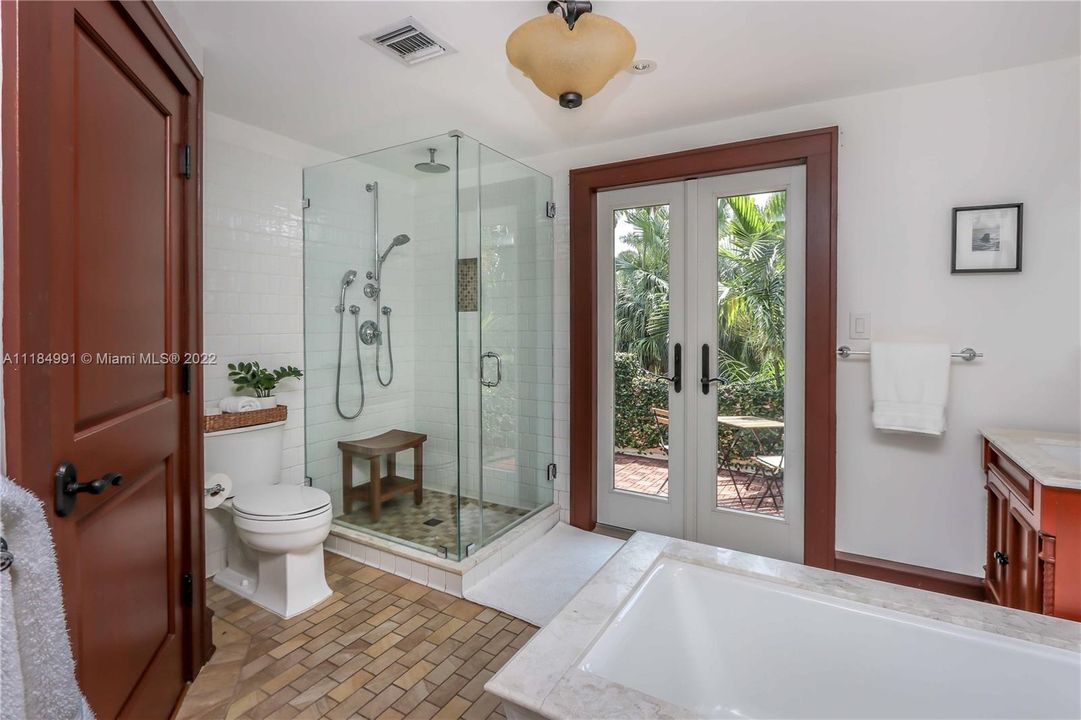 Recently Sold: $1,490,000 (5 beds, 3 baths, 2500 Square Feet)