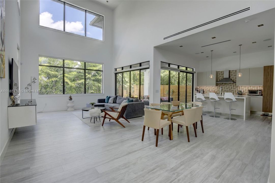 Recently Sold: $1,899,999 (4 beds, 3 baths, 2928 Square Feet)