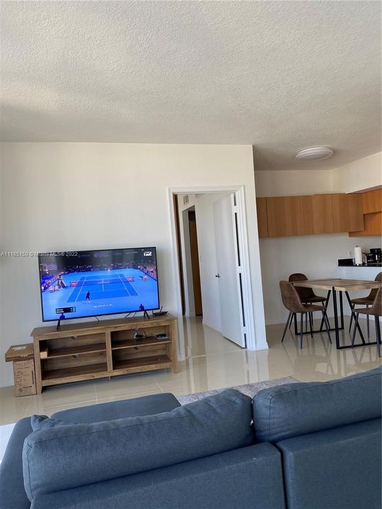 Recently Sold: $500,000 (2 beds, 2 baths, 1048 Square Feet)