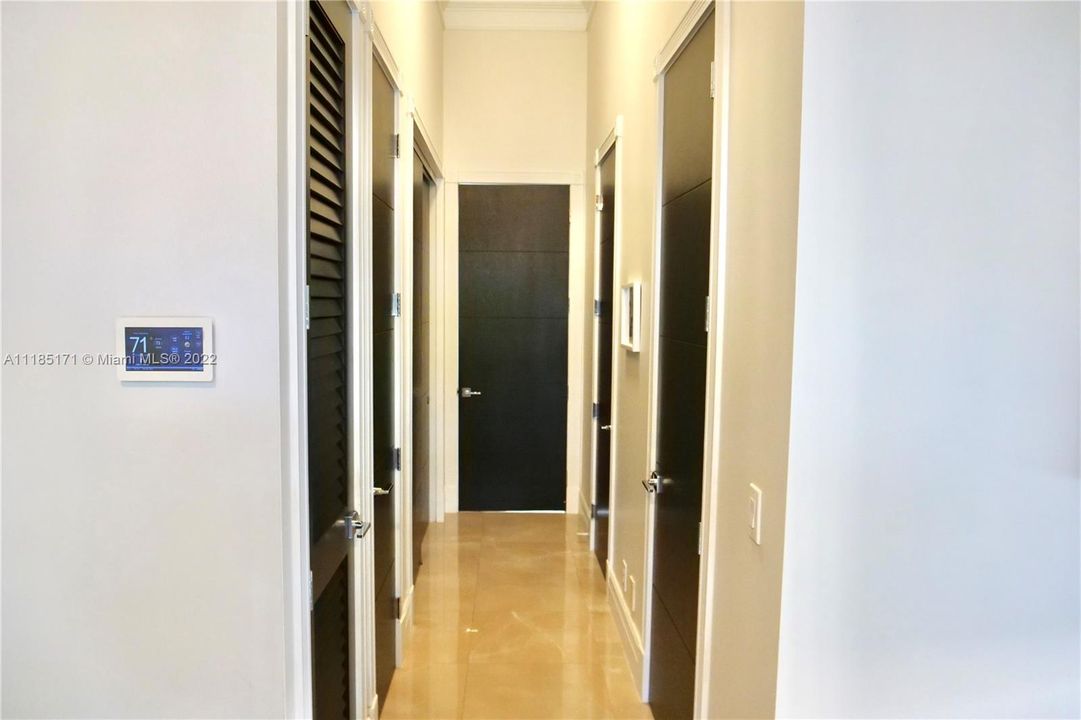 Vendido Recientemente: $1,125,000 (4 camas, 3 baños, 3123 Pies cuadrados)