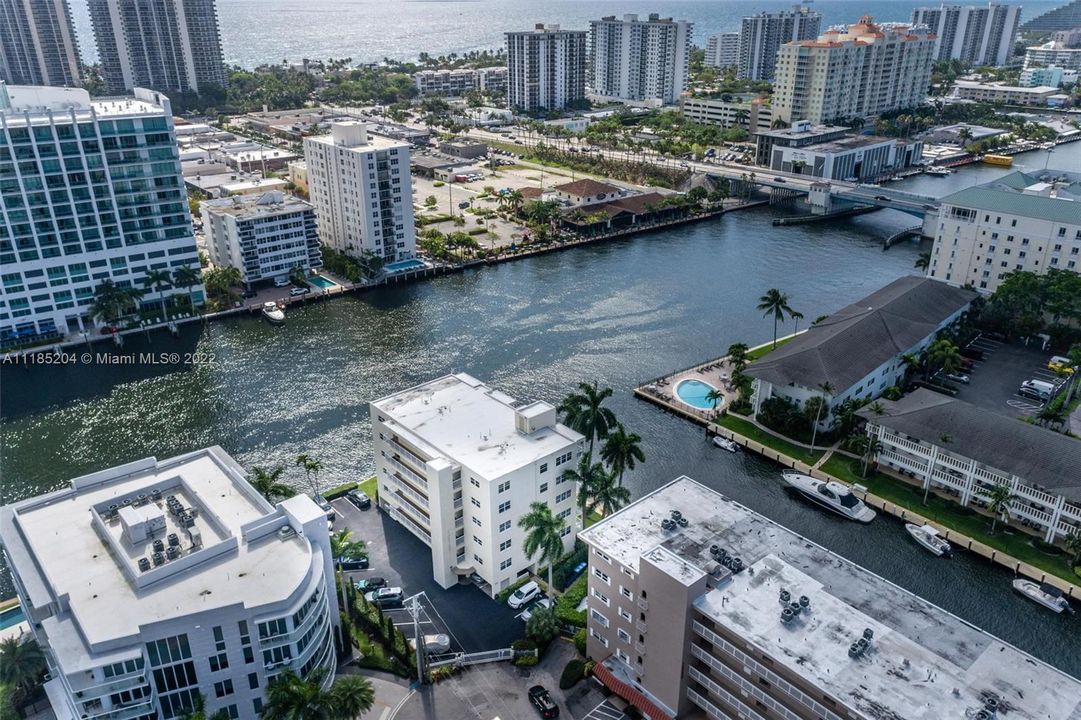 Recently Sold: $329,000 (1 beds, 1 baths, 900 Square Feet)