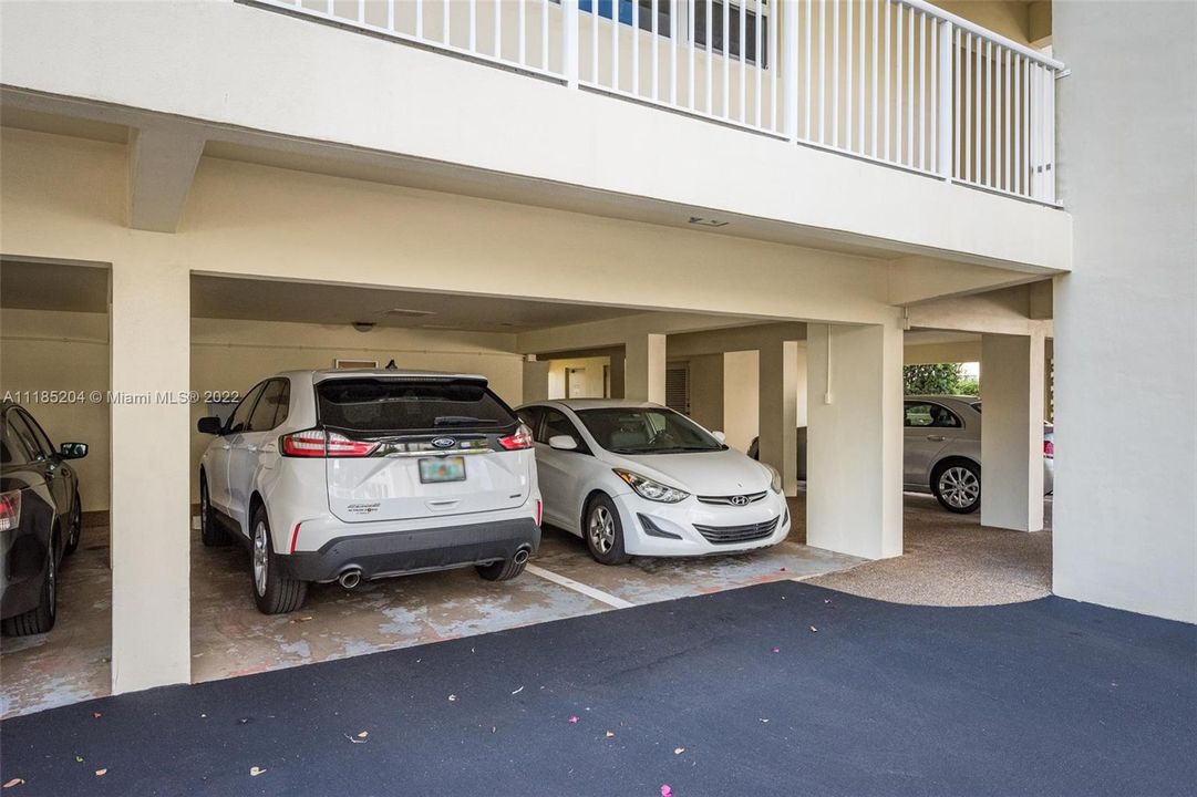 Recently Sold: $329,000 (1 beds, 1 baths, 900 Square Feet)