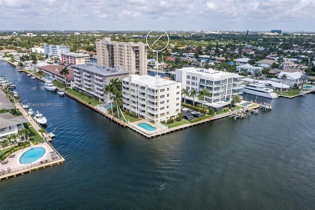 Recently Sold: $329,000 (1 beds, 1 baths, 900 Square Feet)