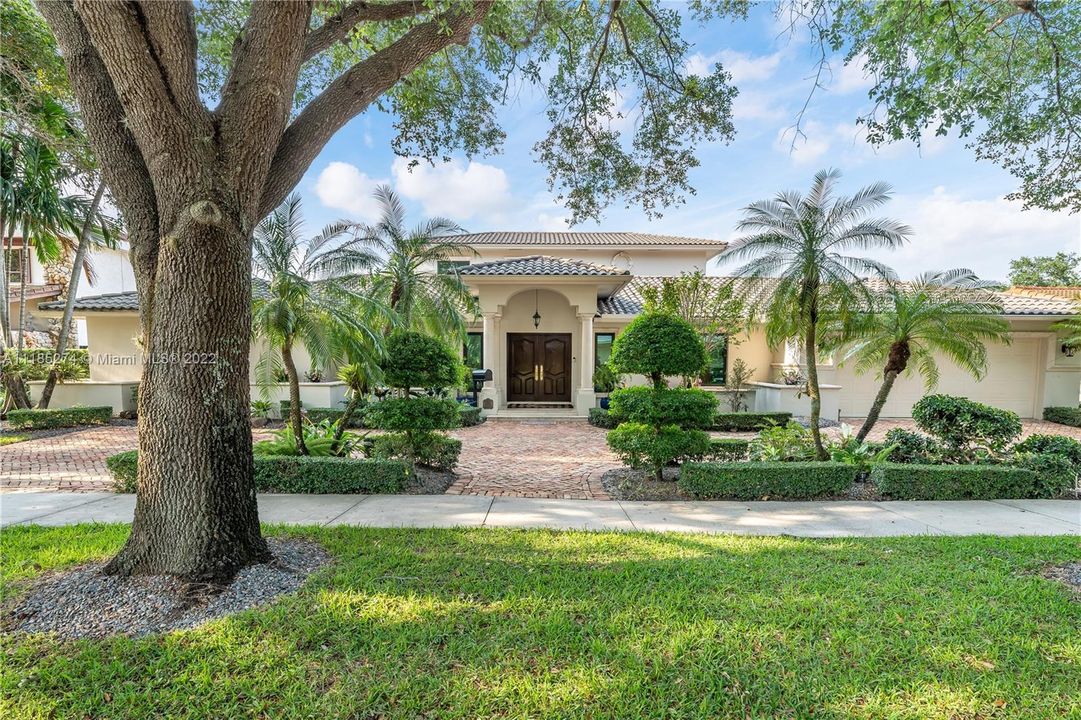 Recently Sold: $2,195,000 (5 beds, 4 baths, 5443 Square Feet)