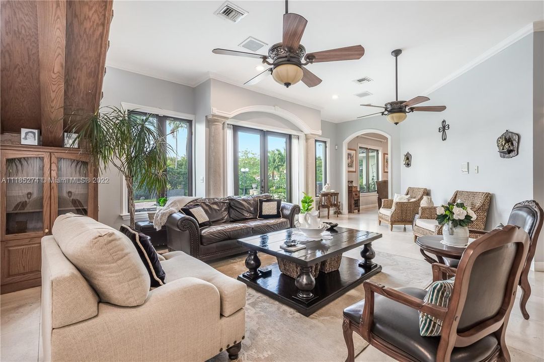 Recently Sold: $2,195,000 (5 beds, 4 baths, 5443 Square Feet)