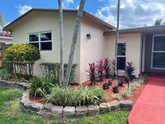 Recently Rented: $4,200 (4 beds, 3 baths, 2124 Square Feet)