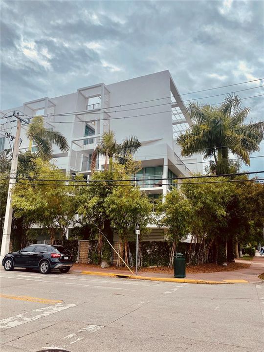 Vendido Recientemente: $720,000 (1 camas, 1 baños, 1345 Pies cuadrados)