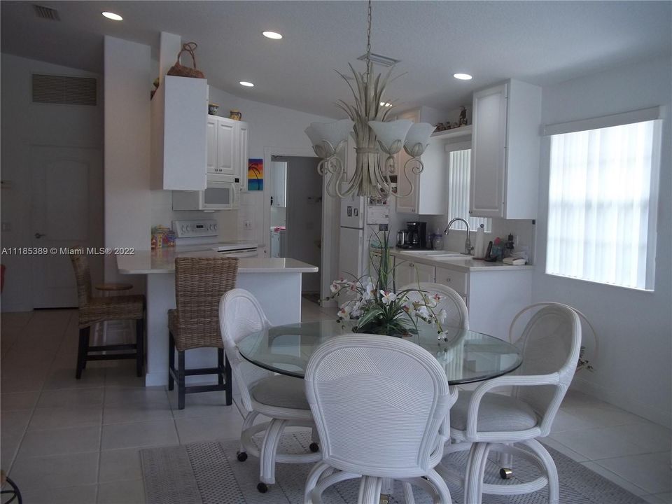 Breakfast/dining room area off kitchen