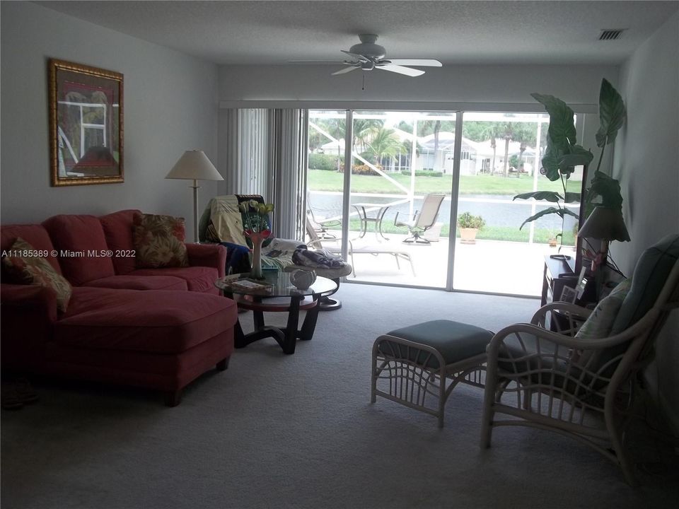 Family room w/triple slider