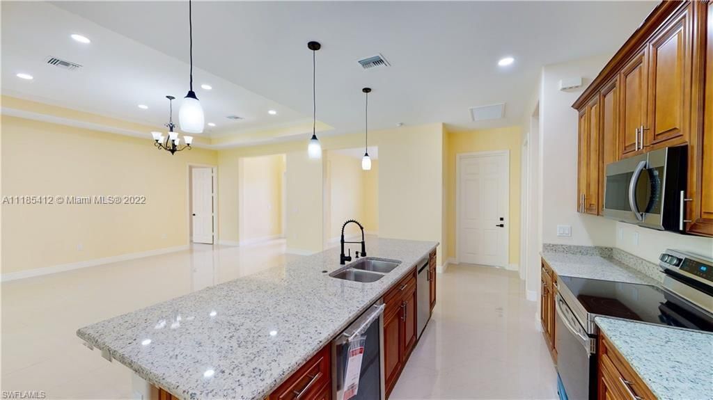 Vendido Recientemente: $460,000 (4 camas, 3 baños, 0 Pies cuadrados)