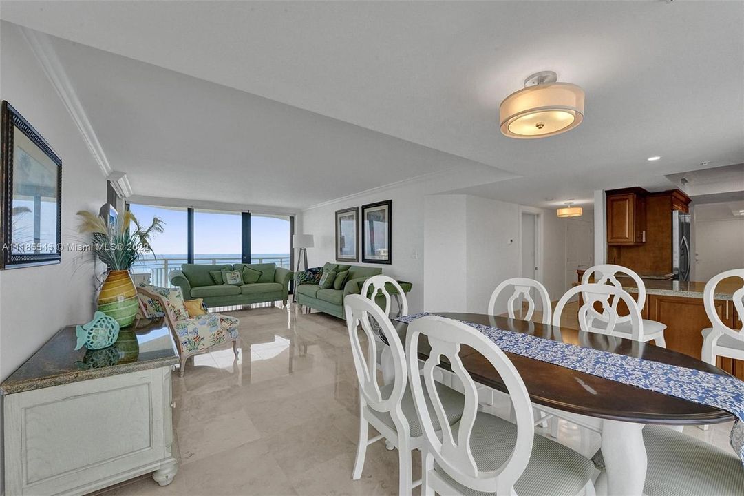 Recently Sold: $1,033,000 (2 beds, 2 baths, 1491 Square Feet)