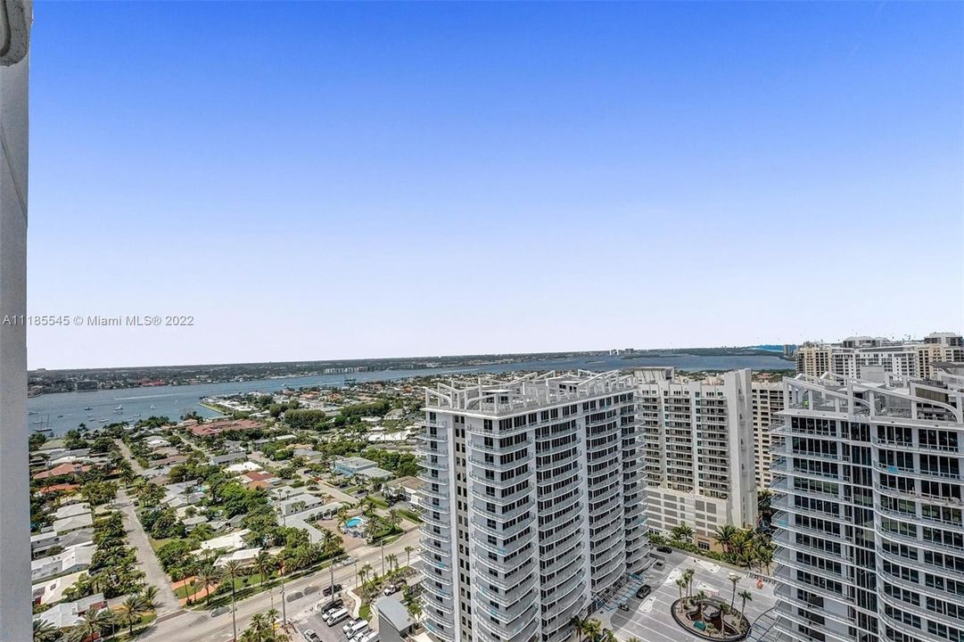 Recently Sold: $1,033,000 (2 beds, 2 baths, 1491 Square Feet)