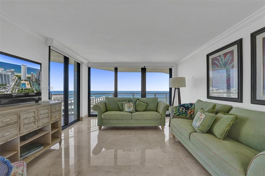 Recently Sold: $1,033,000 (2 beds, 2 baths, 1491 Square Feet)