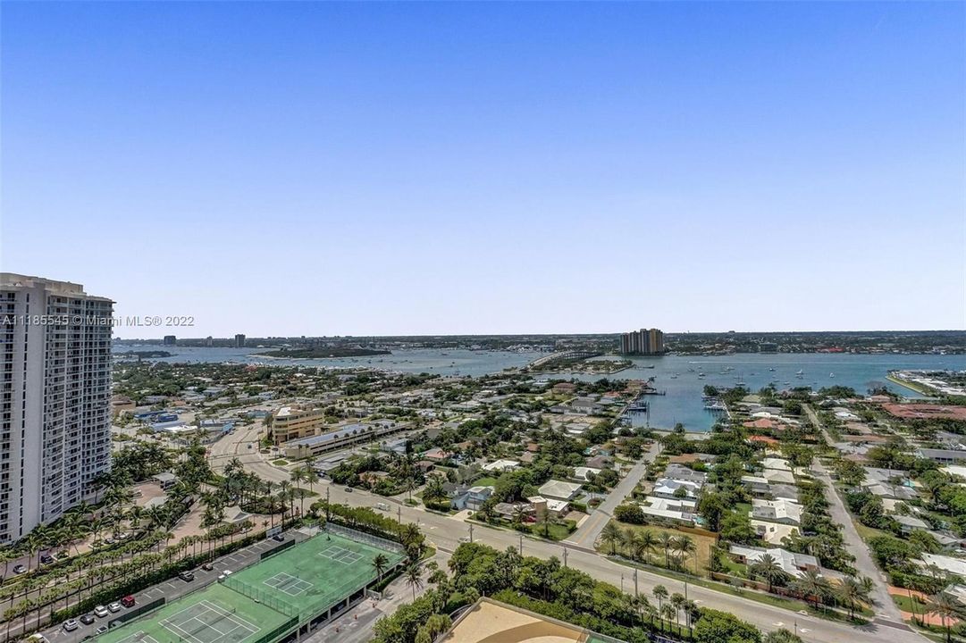 Recently Sold: $1,033,000 (2 beds, 2 baths, 1491 Square Feet)