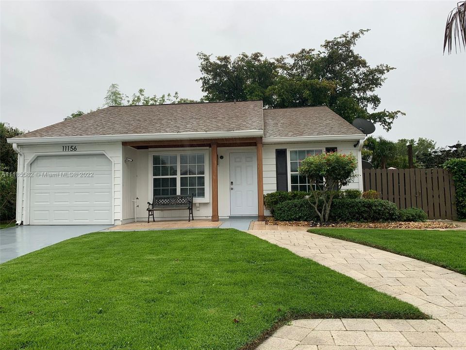 Recently Sold: $450,000 (3 beds, 2 baths, 1116 Square Feet)