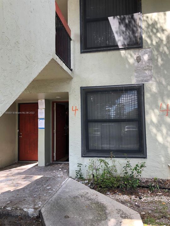 Recently Sold: $150,000 (2 beds, 2 baths, 880 Square Feet)