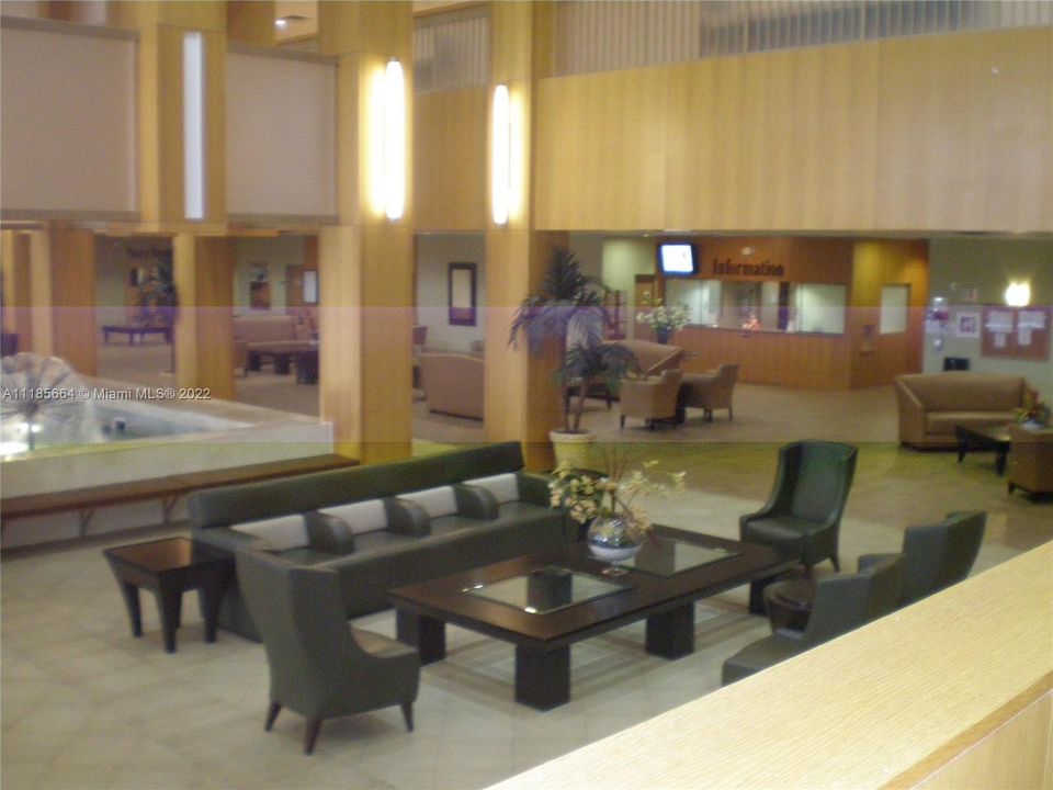 LOBBY IN CLUBHJOUSE