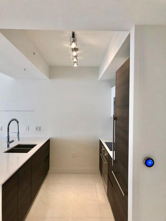 Recently Sold: $589,000 (1 beds, 1 baths, 706 Square Feet)