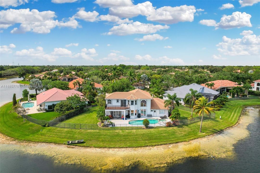 Recently Sold: $1,790,000 (5 beds, 3 baths, 3141 Square Feet)