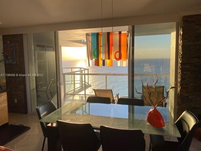 Recently Sold: $1,550,000 (2 beds, 2 baths, 1680 Square Feet)