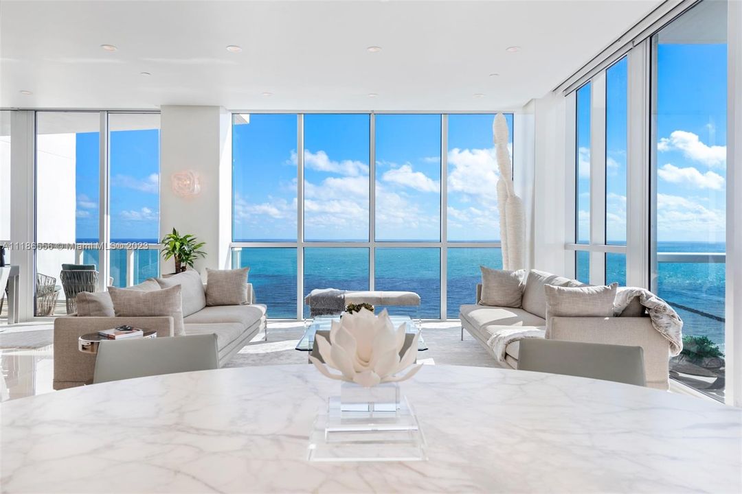 Recently Sold: $10,800,000 (3 beds, 3 baths, 2503 Square Feet)