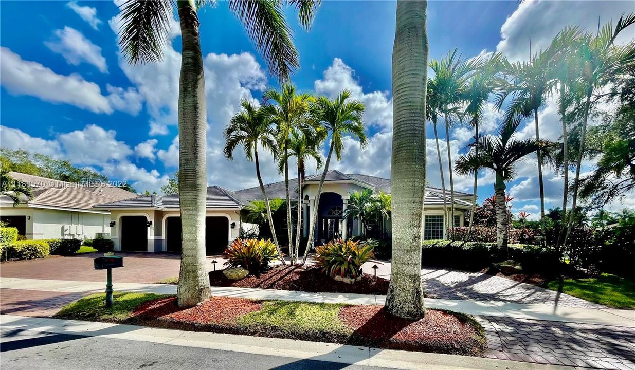 Recently Sold: $1,695,000 (4 beds, 4 baths, 4533 Square Feet)