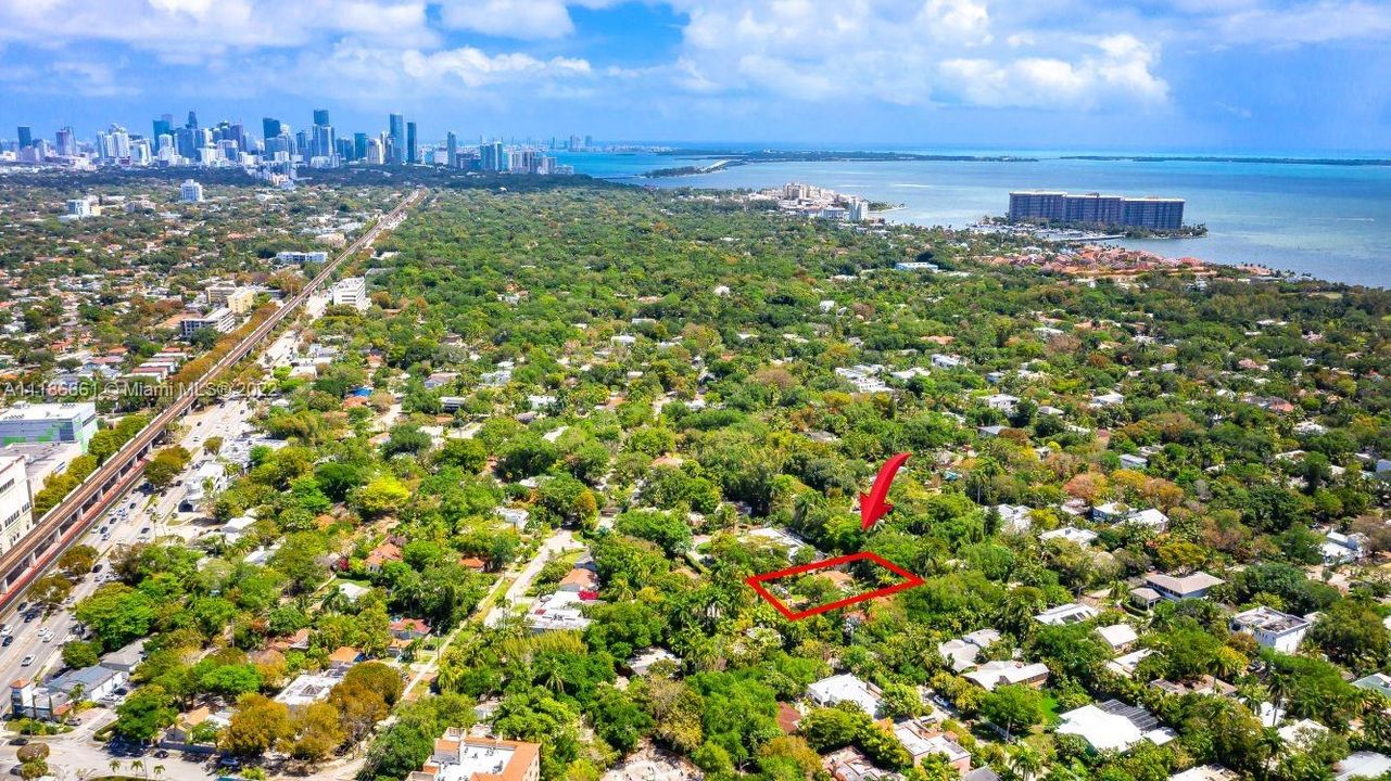 Close to Downtown Miami and Brickell LOCATION