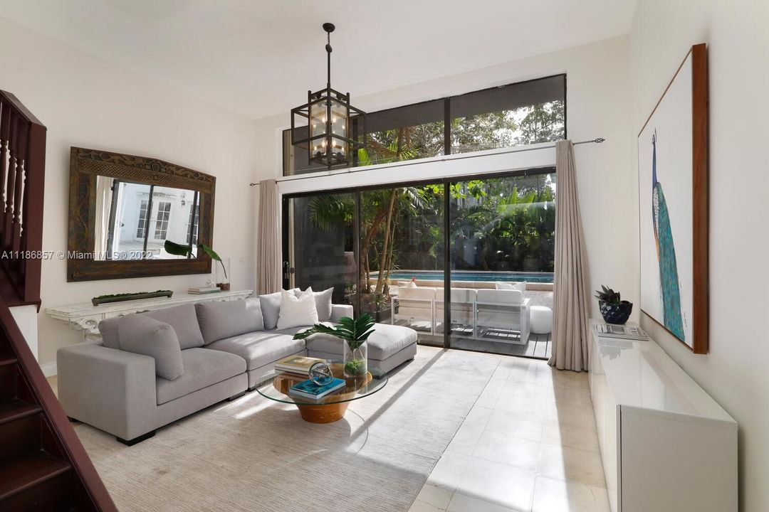 Recently Sold: $999,000 (2 beds, 2 baths, 1500 Square Feet)