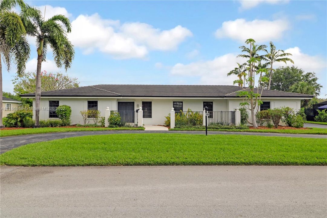 Recently Sold: $950,000 (4 beds, 2 baths, 2384 Square Feet)