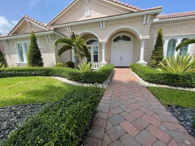 Recently Sold: $2,499,663 (4 beds, 4 baths, 4979 Square Feet)