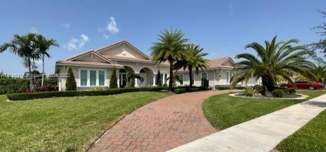 Recently Sold: $2,499,663 (4 beds, 4 baths, 4979 Square Feet)