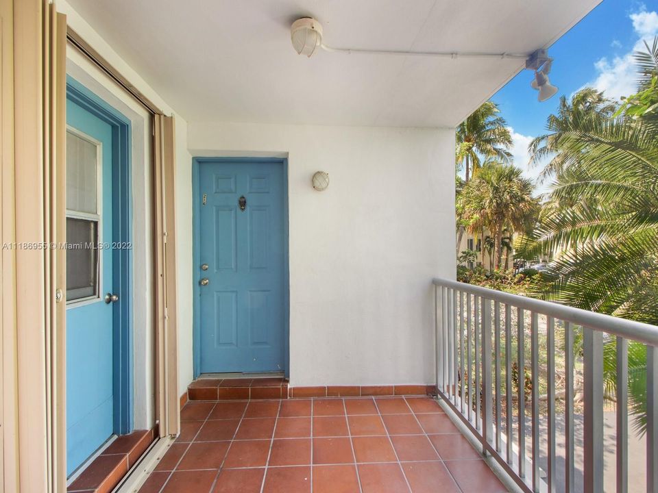 Recently Sold: $480,000 (2 beds, 2 baths, 1109 Square Feet)