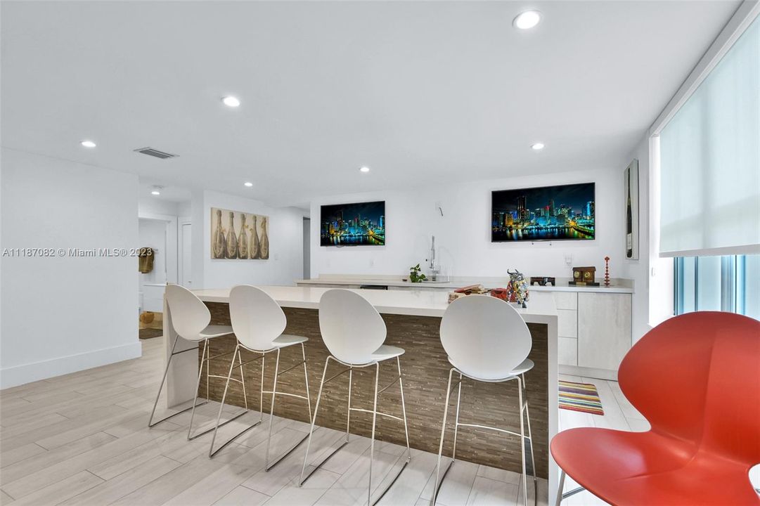 Recently Sold: $6,450,000 (5 beds, 5 baths, 3312 Square Feet)