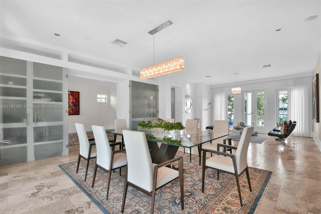 Recently Sold: $6,450,000 (5 beds, 5 baths, 3312 Square Feet)