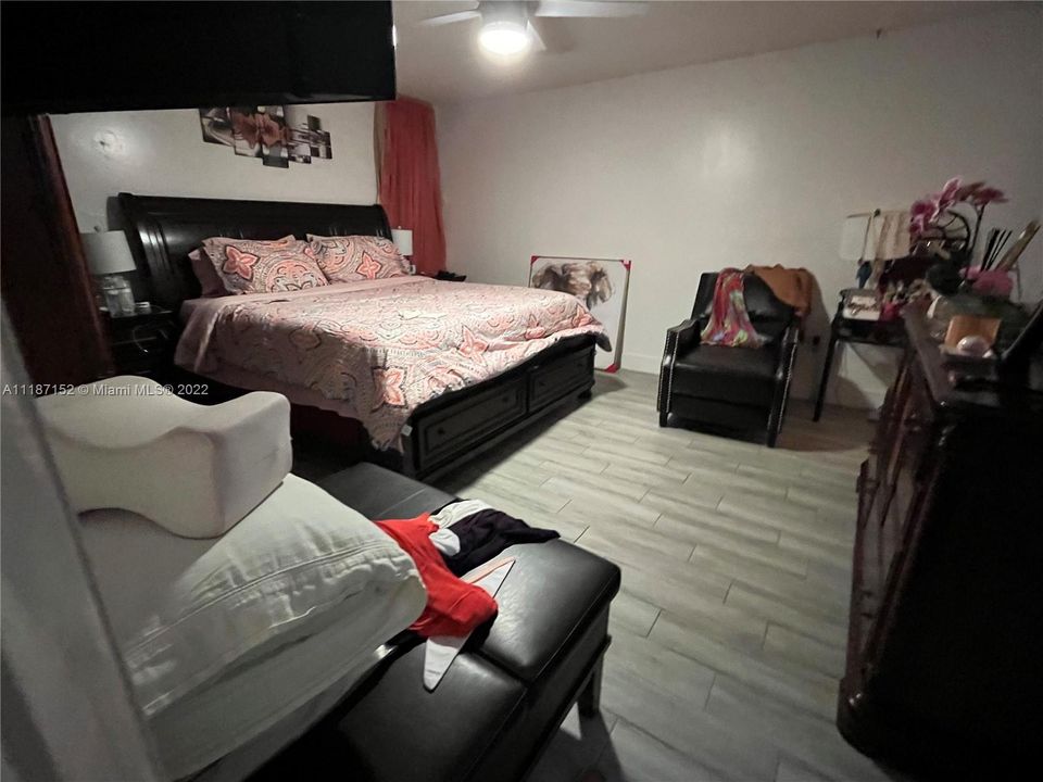 Vendido Recientemente: $207,000 (2 camas, 2 baños, 1370 Pies cuadrados)