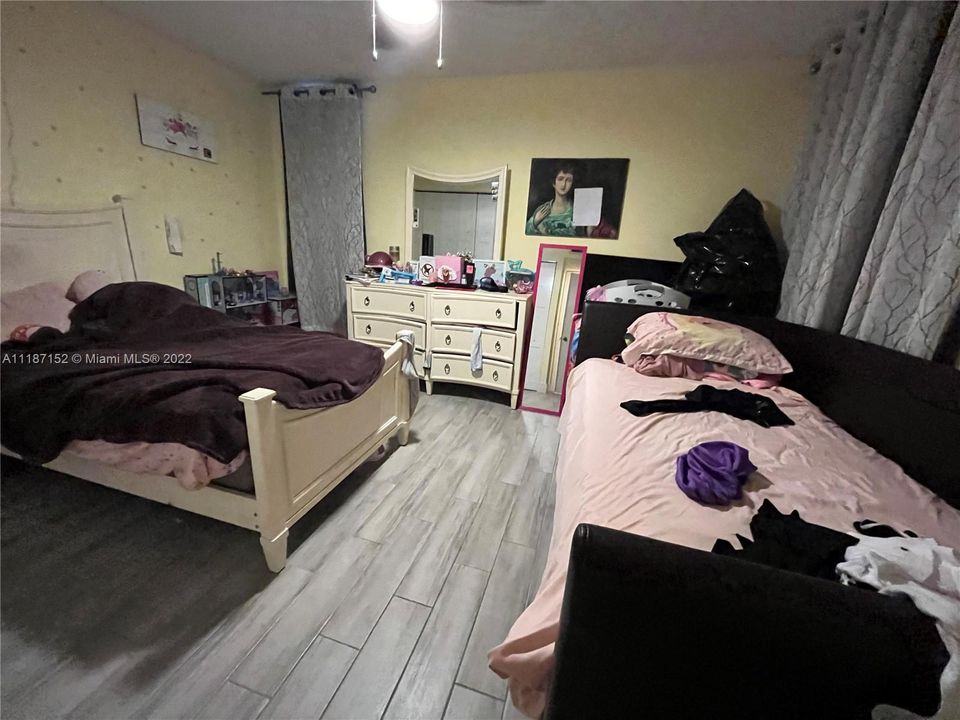 Vendido Recientemente: $207,000 (2 camas, 2 baños, 1370 Pies cuadrados)