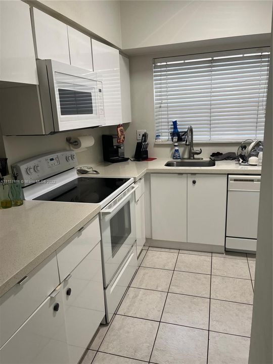 Recently Rented: $1,990 (2 beds, 2 baths, 854 Square Feet)