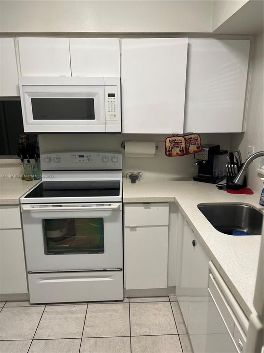 Recently Rented: $1,990 (2 beds, 2 baths, 854 Square Feet)