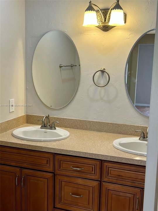 Master Bathroom1