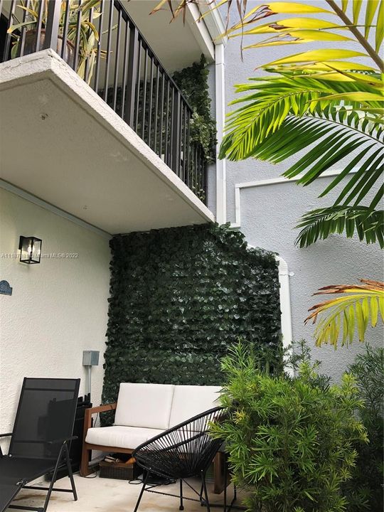 Vendido Recientemente: $1,650,000 (4 camas, 3 baños, 2650 Pies cuadrados)