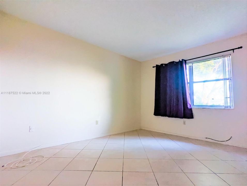 Recently Rented: $1,375 (1 beds, 1 baths, 13003 Square Feet)