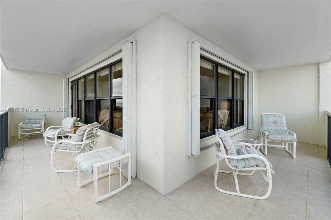 最近售出: $639,900 (2 贝兹, 2 浴室, 1669 平方英尺)