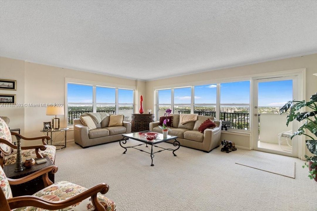 最近售出: $639,900 (2 贝兹, 2 浴室, 1669 平方英尺)