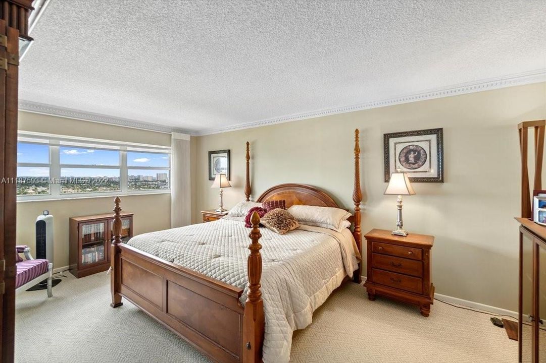 最近售出: $639,900 (2 贝兹, 2 浴室, 1669 平方英尺)