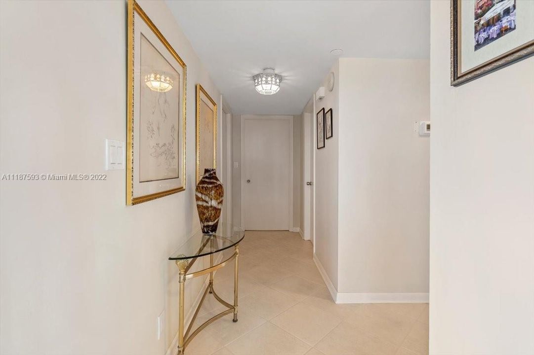 最近售出: $639,900 (2 贝兹, 2 浴室, 1669 平方英尺)