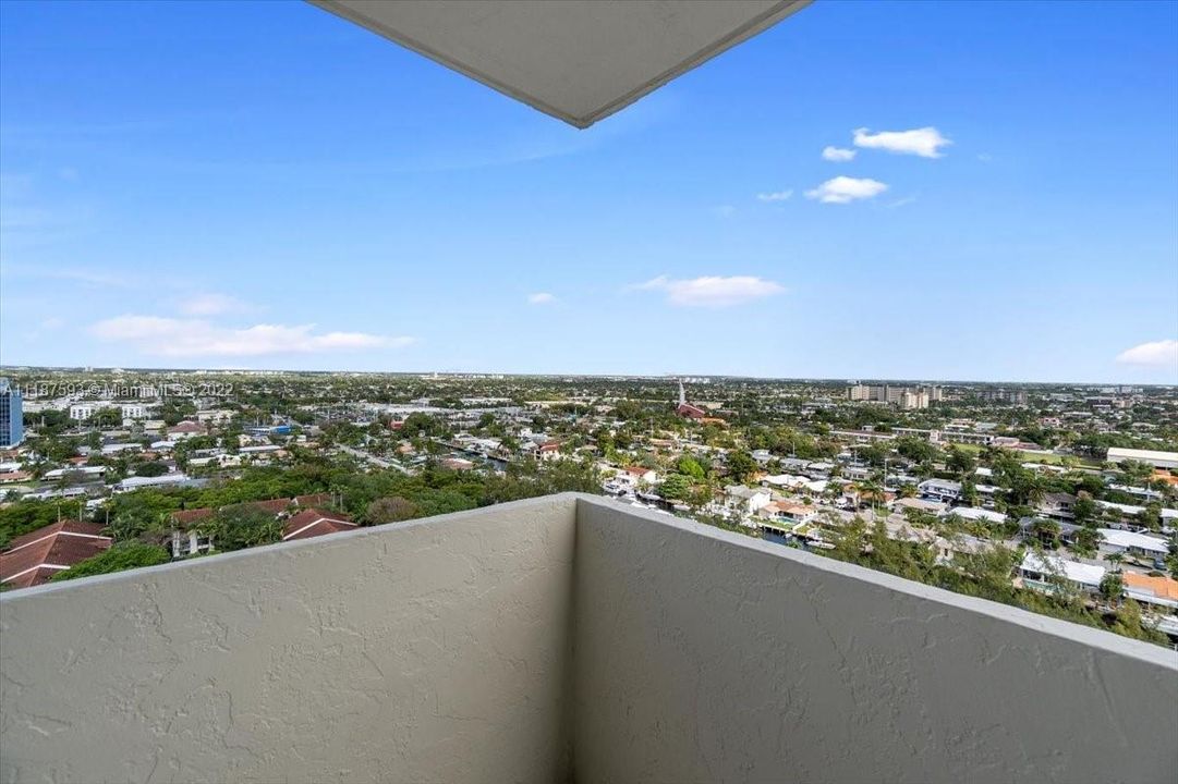 最近售出: $639,900 (2 贝兹, 2 浴室, 1669 平方英尺)