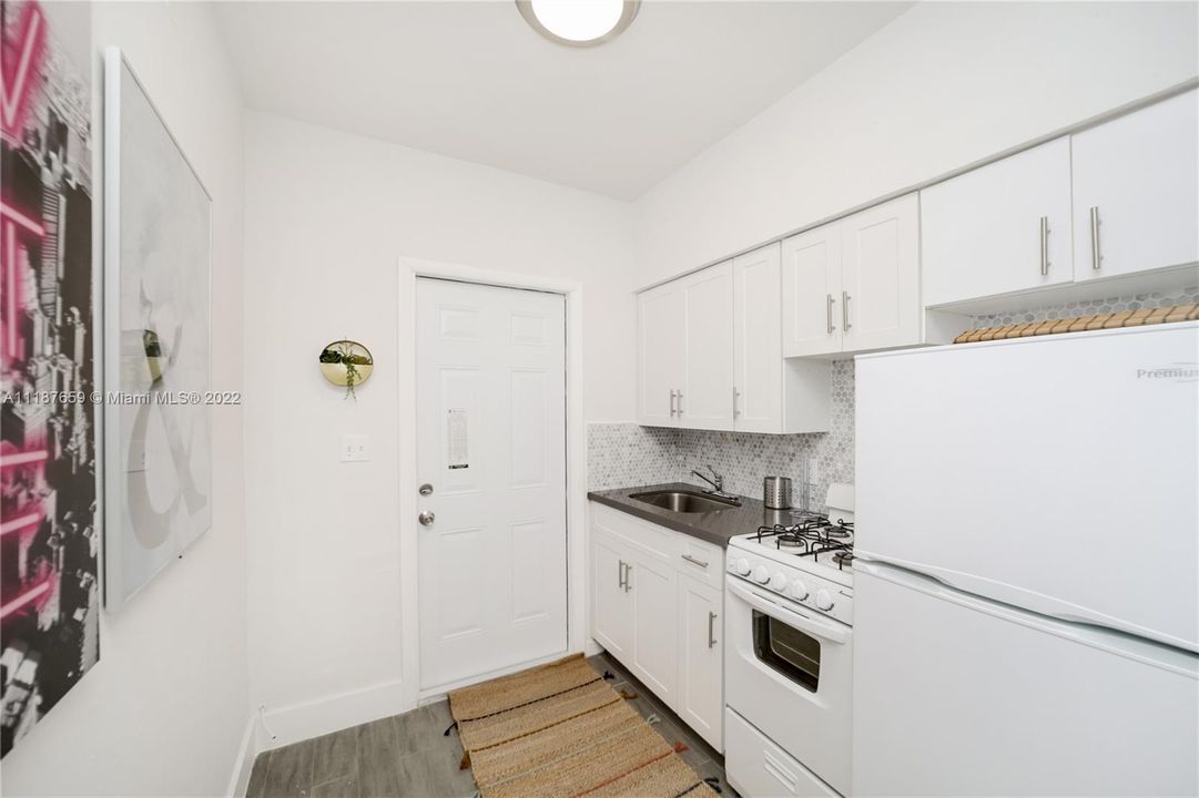 Recently Rented: $1,200 (0 beds, 1 baths, 300 Square Feet)